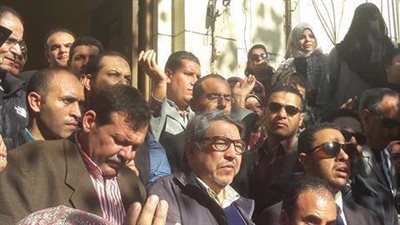 متظاهرو نقابة المحامين يرددون هتافات بإسقاط  سامح عاشور