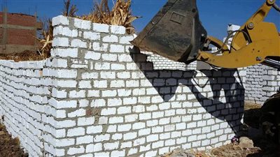 محافظ سوهاج يعلن عن إزالة فورية لحالة تعدى علي أملاك الدولة والاراضى الزراعية