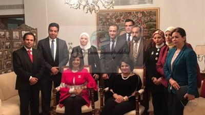 وزيرة الهجرة تلتقي أبناء الجالية بقبرص على هامش زيارتها لتنسيق أسبوع 