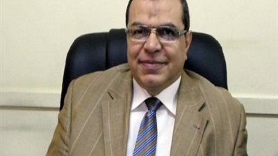 تفاصيل  زيارة وزير القوى العاملة والهجرة لمناقشه الاستغناء عن عمال بأسمنت اسيوط