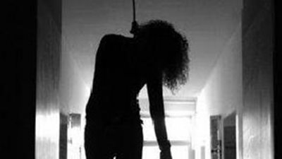 سائق يعذب طفله حتى الموت 