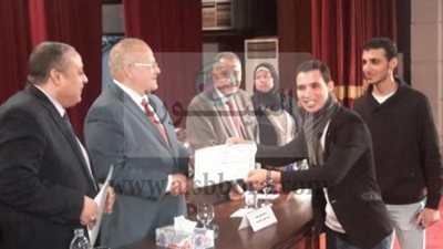 رئيس جامعة القاهرة: الاتحادات والأنشطة الطلابية جزء لا يتجزأ من رسالة الجامعة