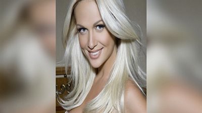 بالفيديو | ملكة جمال روسيا تغازل محمد صلاح وتزف بشري سارة للمصريين