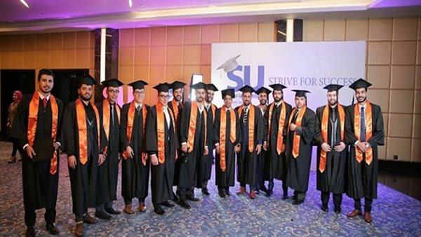 طلاب جامعة سيناء