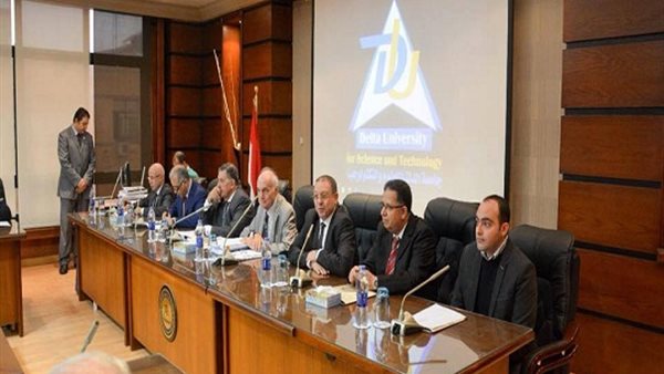 اثناء اجتماع اللجنة