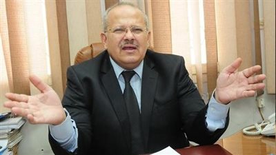 رئيس جامعة القاهرة : إعادة توزيع الدرجات لمراعاة المستويات المختلفة للطلاب لطلاب السنة الثالثة بكلية التجارة