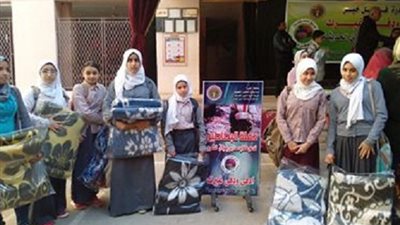 طلاب مدرسة حسام الدين الحديثه الخاصه  يرفعون شعار 