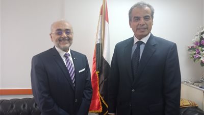 وزيرة الهجرة تهنئ 