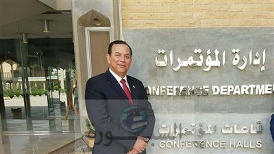 رئيس جامعة المنوفية يجتمع بلجنة المنشآت