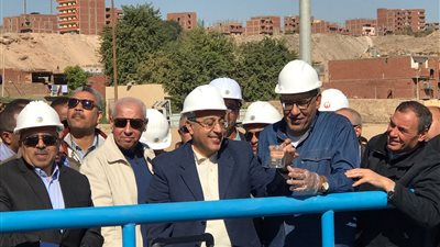 وزير الإسكان يعلن من أسوان حل مشكلة محطة صرف صحى كيما والوفاء بالالتزام أمام الرئيس ومواطنى المحافظة