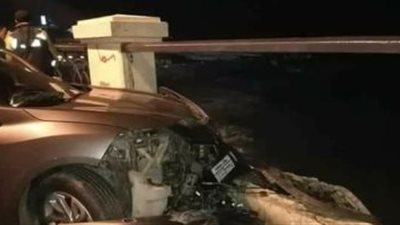 إصابة 3 مواطنين وسقوطهم فى البحر نتيجة تصادم أعلى كوبرى ستانلى