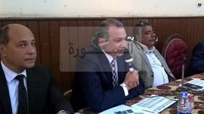 محافظ قنا ومدير صندوق تطوير المناطق العشوائية يستعرضان موقف المناطق غير الآمنة بالمحافظة