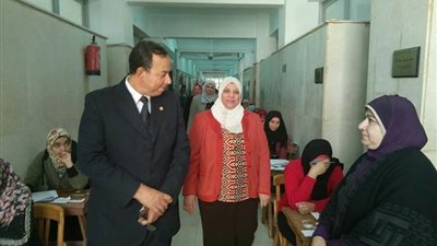 رئيس جامعة المنوفية يطمئن على امتحانات كلية التمريض
