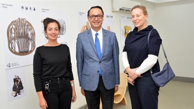 منصور يفتتح أحدث معرض طلابى لتطويع المقاعد للإستخدامات المختلفة بالألمانية  