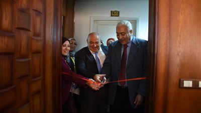 بيومي يفتتح قاعة المناقشات بمعهد الدراسات والبحوث البيئية بجامعة السادات