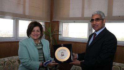 رئيس جامعة جنوب الوادي يشهد أجتماع لجنة القطاع الطبي بجامعات الصعيد