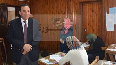 رئيس جامعة المنوفية في جولة تفقدية لإمتحانات كلية الإقتصاد المنزلي 