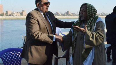 عبد المنعم : حملات النظافة والتجميل مستمرة لرفع الاشغالات وازالة الاعلانات العشوائية والتطوير بشرق مدينة سوهاج  