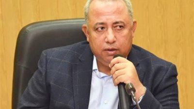 نقل مدير مدرسة.. وخصم 3 أيام من 100 عامل ومعلم 