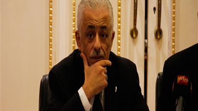 خصم 3 أيام من راتب موجه الدراسات ببنى سويف بسبب ضم حلايب وشلاتين إلى السودان