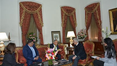 شوقى يبحث سبل التعاون مع مؤسسة غبور للتنمية وشركة غبور للسيارات لتطوير المدارس الفنية المتكاملة في قطاع السيارات