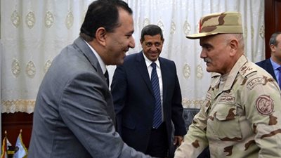 تكريم أسر الشهداء ومصابى العمليات الحربية بالأقصر