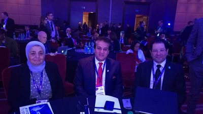 وزير التعليم العالى يشهد الجلسة الرئيسية الأولى للمنتدى العالمي للتعليم بلندن