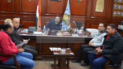 فريق مستشفى سعاد كفافى ينظم قافلة طبية بمركز شباب السلام بإسنا جنوب الأقصر