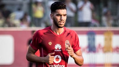 ازارو يقود هجوم الاهلى امام الاسماعيلى