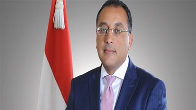 وزير الإسكان: 5٫6 مليار جنيه استثمارات بمشروعات الطرق المنفذة بمدينة القاهرة الجديدة