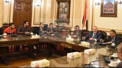 رئيس جامعة القاهرة يجتمع بمجلس إتحاد الطلاب  لوضع آلية دعم النشاط الطلابى خلال الفصل الدراسى الثانى