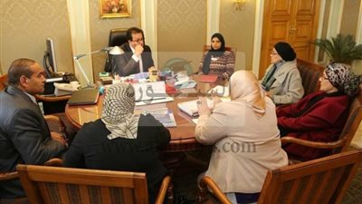 وزير التعليم العالى يبحث تطوير العمل داخل اللجنة الوطنية المصرية لليونسكو