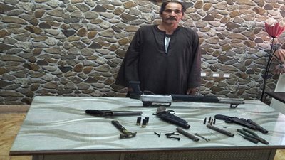  ضبط عاطل يدير ورشة بمنزله لتصنيع الأسلحة النارية ببني سويف 