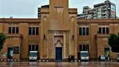 بالفيديو |احداث مؤسفة في مدرسة فيكتور كولدج ..اضراب وهروب المديرين وحبس اولياء الامور