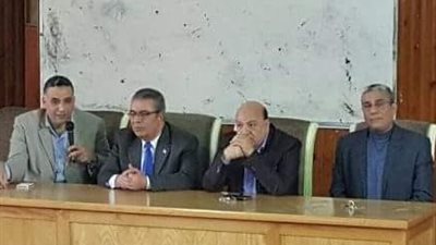 عميد علوم المنوفية يلتقي بالجهاز الإداري للكلية.. ويكرم الطالب المثالي