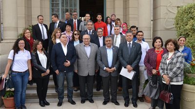 رئيس جامعة عين شمس يكرم 6 من رؤساء نوادي الروتاري