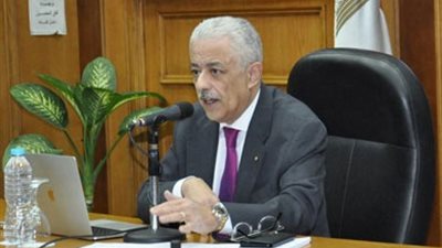 حذف الوحدة الأخيرة من جميع المناهج الدراسية.. وعناد طارق شوقى