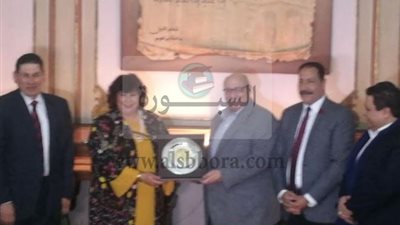 تكريم وزيرة الثقافة بجامعة عين شمس