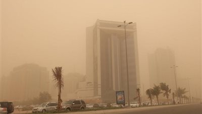 «الأرصاد»: الغبار مستمر.. هل تعلّق الدراسة غدا فى جدة؟ 