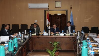 وزير التعليم العالى يرأس اجتماع معهد بحوث البترول