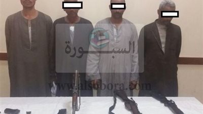 ضبط 11 قطعه سلاح وخزائن وطلقات و16 هارب بأسيوط 
