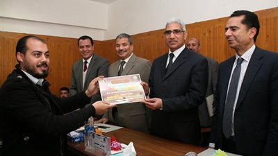 رئيس جامعة جنوب الوادي يشهد افتتاح قاعة المؤتمرات بكلية الحقوق