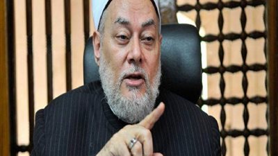 هل يجوز اقراض الناس بفائدة؟.. والدكتور على جمعة يجيب