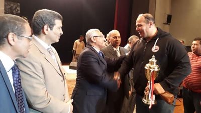 جامعة حلوان تفوز بكاس عام اسبوع شباب الجامعات 