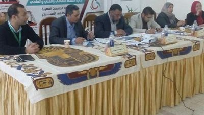 طلاب جامعة عين شمس يشاركون في فعاليات النشاط الثقافي بأسبوع شباب الجامعات الأول لمتحدي الإعاقة