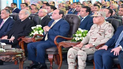 بالفيديو ..السيسى : مش هنعمل جامعة تانى الا لما تكون عاملة توأمة مع افضل 50 جامعة دولية فى العالم