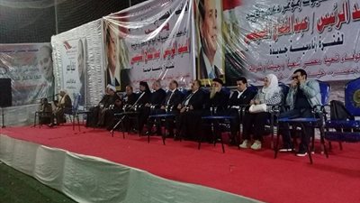 أيهاب توفيق يغنى تسلم الأيادى بمؤتمر تأييد السيسى بالأقصر..عفاف شعيب : رئيسنا حكيم 