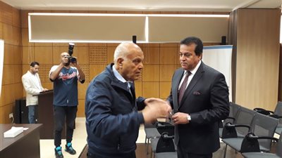 عبدالغفار فى جولة تفقدية لمؤسسة مجدى يعقوب