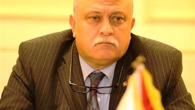 ​تنفيذاً لتوجيهات الرئيس .. التموين تكلف بحصر العمالة الموسمية والمؤقتة للتأمين عليهم 