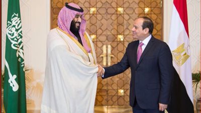 بالصور.. السيسي يستقبل ولى العهد السعودى بمطار القاهرة